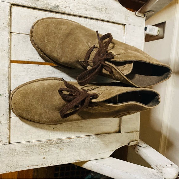 Clarks size 7 tan lace boots high heels - Picture 5 of 7